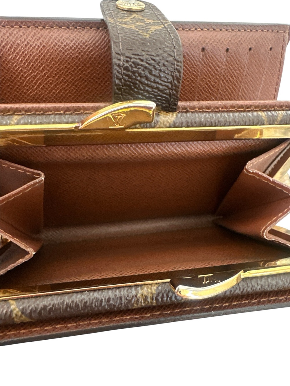 Louis Vuitton Brown Monogram kisslock Small Wallet - Picture 7 of 9